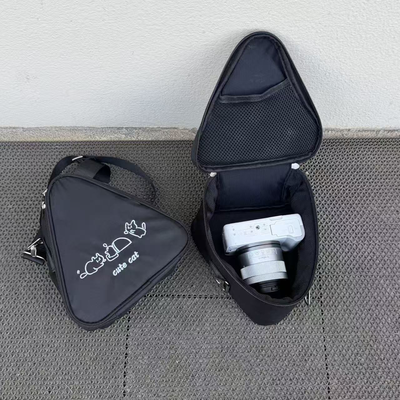 Photography Lighting Equipment Bags - Sevimli Çizgi Film Tasarımlı Üçgen Kamera